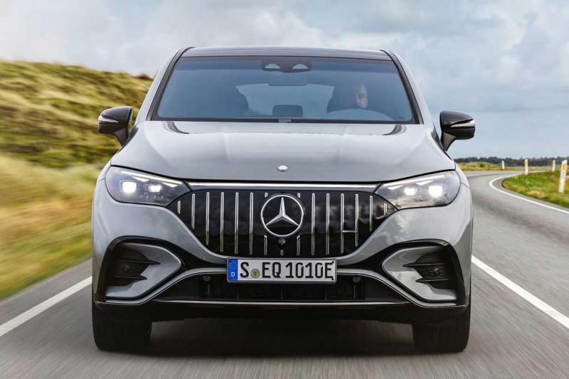 Новый электрический кроссовер Mercedes EQE SUV получил &laquo;заряженные&raquo; AMG-версии