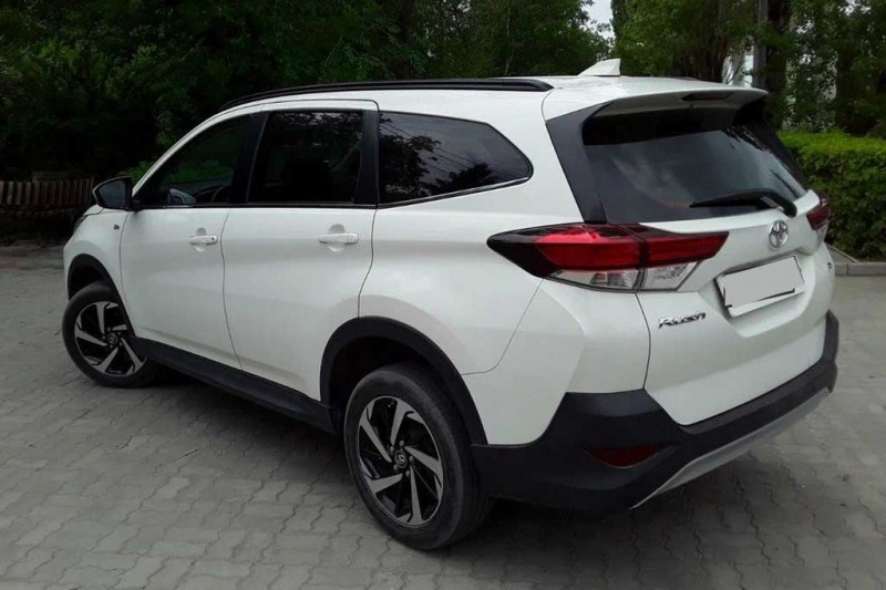 Решил испытать новую Тойота за сладкую цену: купил Toyota Rush из ОАЭ 2 Решил испытать новую Тойота за сладкую цену: купил Toyota Rush из ОАЭ