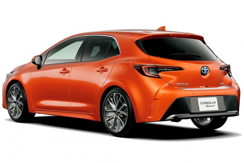 Обновленная Toyota Corolla для японского рынка лишилась турбомоторов