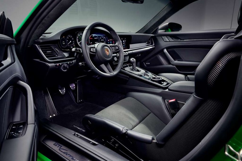 Porsche 911 Carrera T: немцы представили самый легкий вариант спорткара с механикой