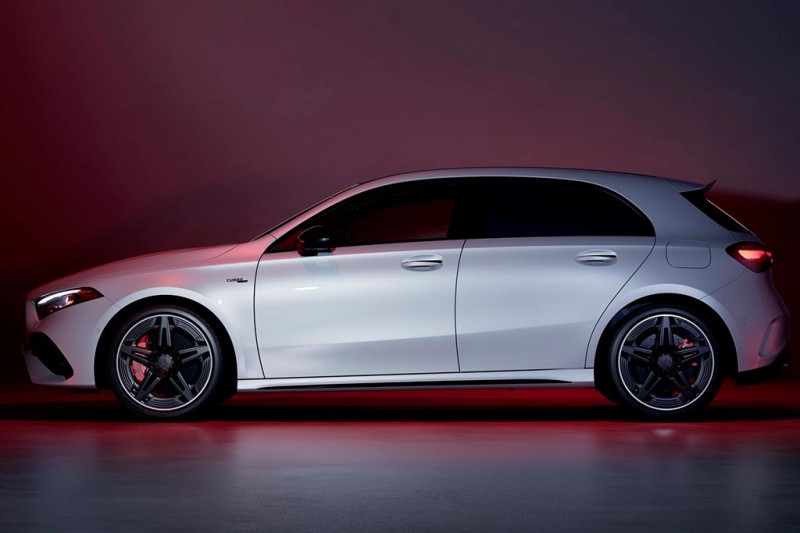 Обновленный Mercedes-Benz A-Class: богаче оснащение, но меньше доступных версий 9 Обновленный Mercedes-Benz A-Class: богаче оснащение, но меньше доступных версий