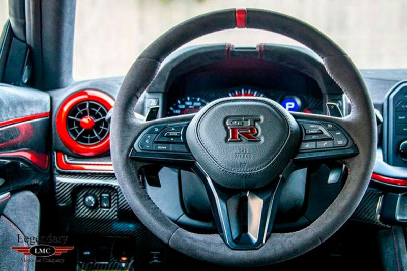 Очень редкий суперкар Nissan GT-R50 с нулевым пробегом выставлен на продажу