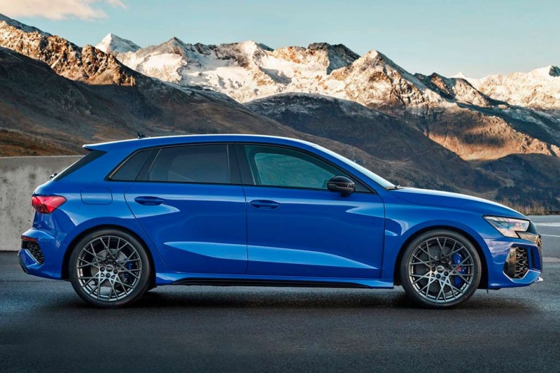 Audi RS3 performance edition: модификация с увеличенной до 300 км/ч максималкой