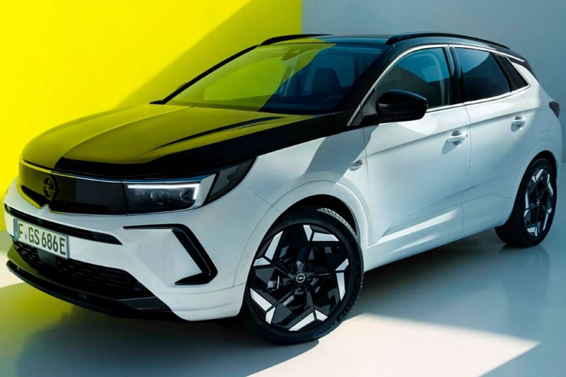 Для кроссовера Opel Grandland стала доступна «драйверская» версия GSe