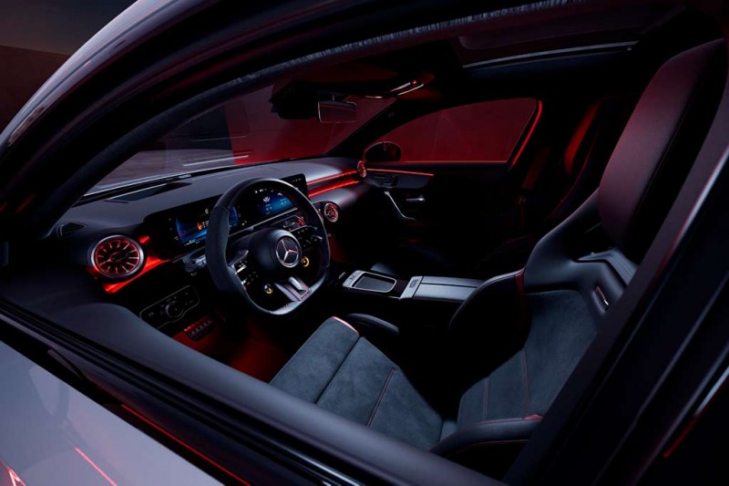 Обновленный Mercedes-Benz A-Class: богаче оснащение, но меньше доступных версий 5 Обновленный Mercedes-Benz A-Class: богаче оснащение, но меньше доступных версий