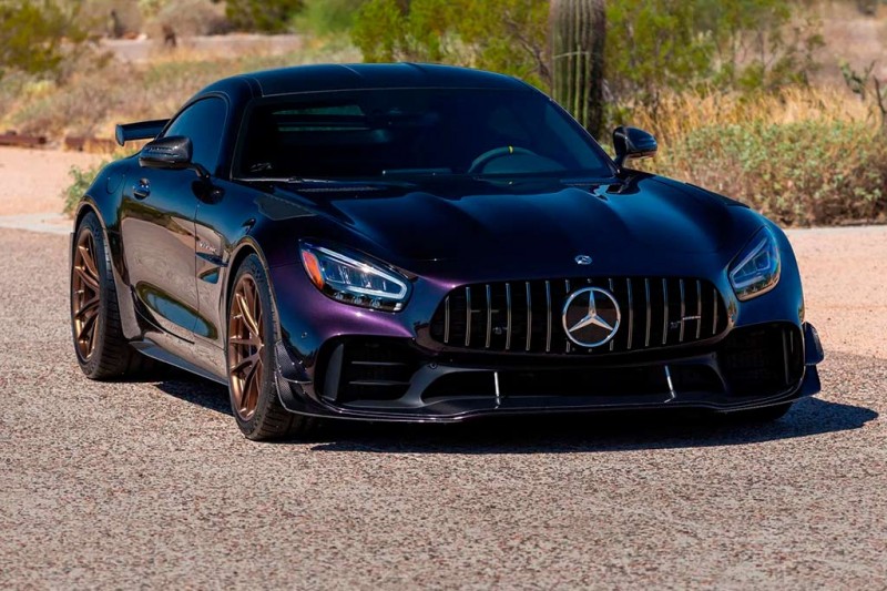 Фиолетовый Mercedes-AMG GT R Pro выставлен на торги: за него предлагают $235 000