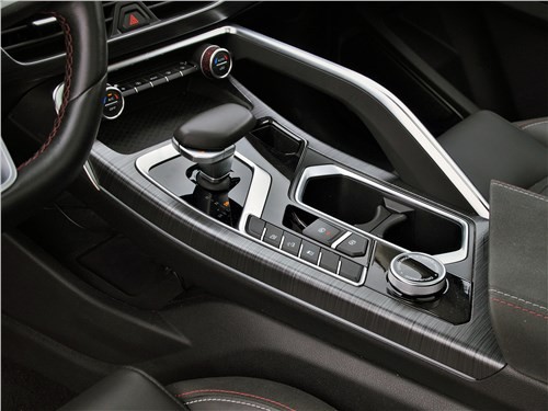 Тест-драйв Geely Tugella (поколение I) - Привидение с турбомотором