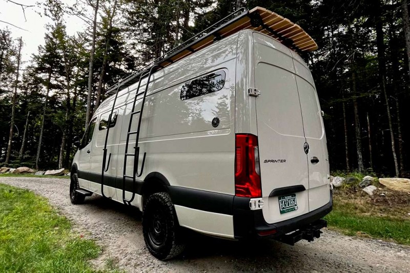 В продаже появилось сразу два кемпера на базе Mercedes-Benz Sprinter 6 В продаже появилось сразу два кемпера на базе Mercedes-Benz Sprinter