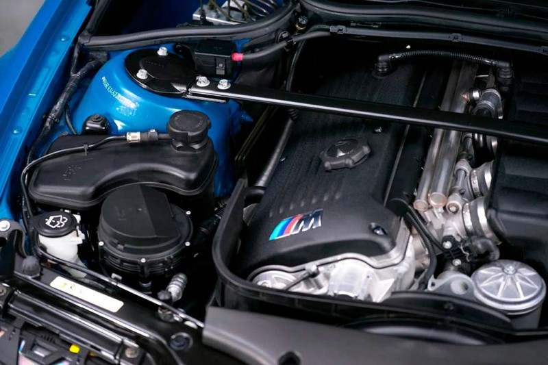 На торги выставлен стильный BMW M3 (E46) в голубом цвете &laquo;Laguna Seca Blue&raquo;