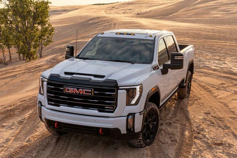 Обновленный GMC Sierra HD получил расширенный функционал для буксировки прицепов
