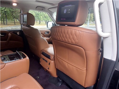 Infiniti QX80 - самый бессмысленный автомобиль на свете? 10 Infiniti QX80 - самый бессмысленный автомобиль на свете?