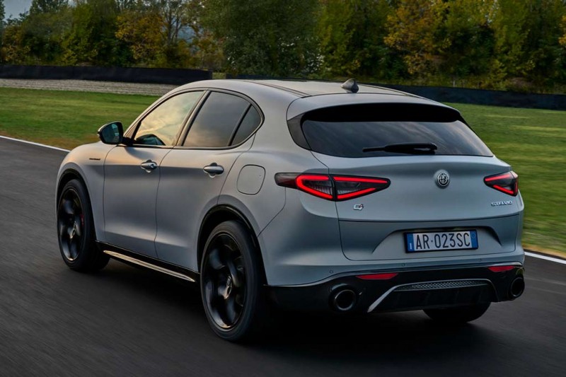 Итальянцы из Alfa Romeo обновили седан Giulia и кроссовер Stelvio