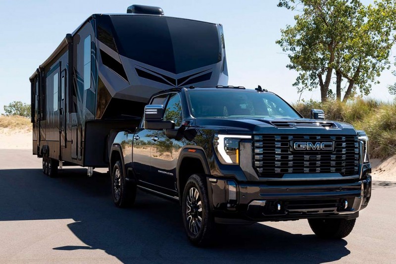 Обновленный GMC Sierra HD получил расширенный функционал для буксировки прицепов