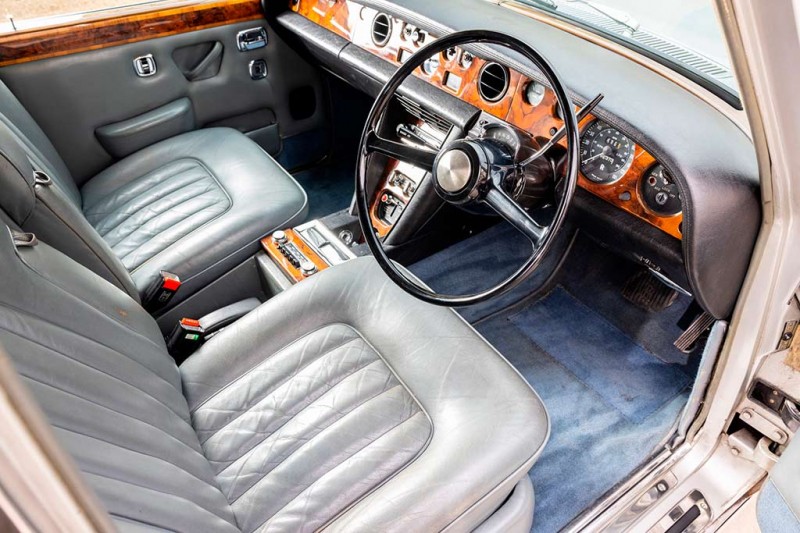 На торги выставлен Rolls-Royce Silver Shadow, на котором ездил Фредди Меркьюри