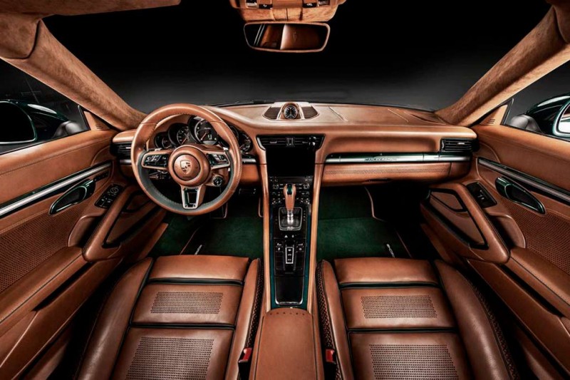 Изумрудно-зеленый Porsche 911 Turbo (992) от польского ателье Carlex Design