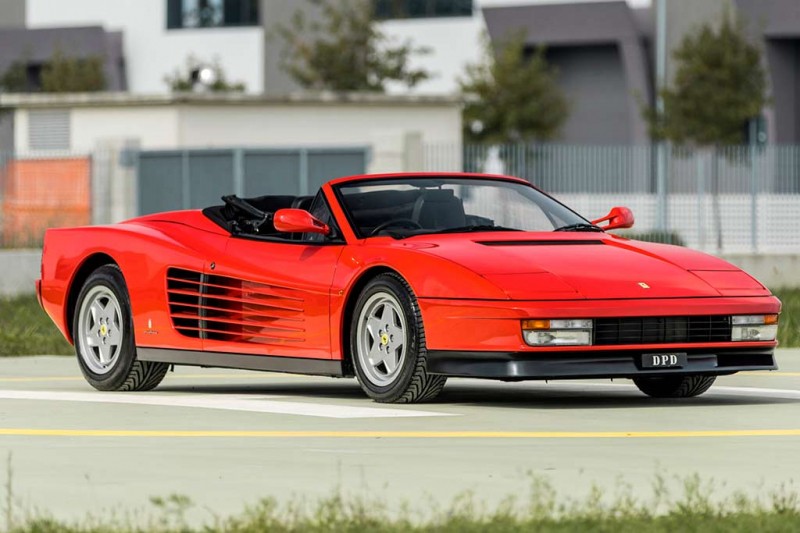 На торги выставлен один из семи экземпляров кабриолета Ferrari Testarossa Pininfarina Spider