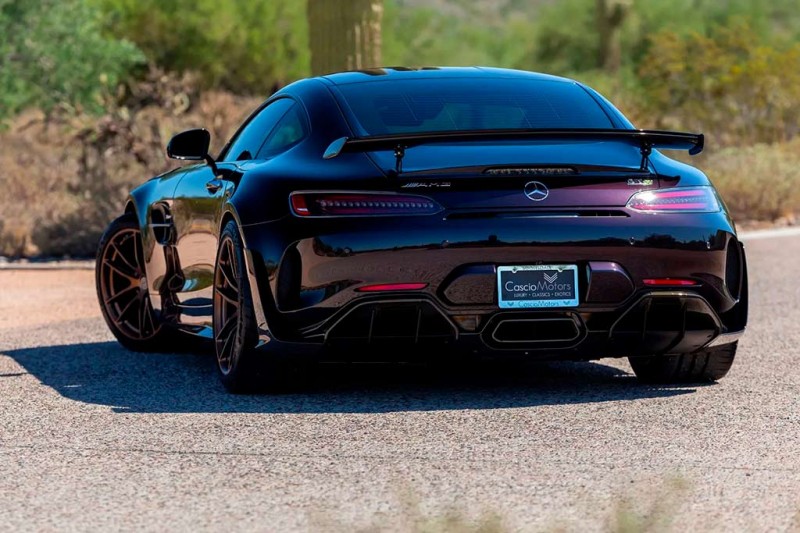 Фиолетовый Mercedes-AMG GT R Pro выставлен на торги: за него предлагают $235 000