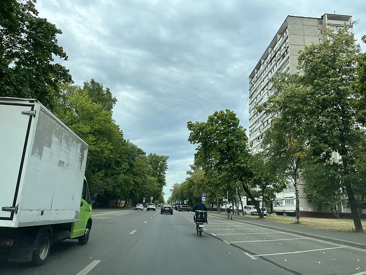 Курьерам доставки еды прописали красные фонари