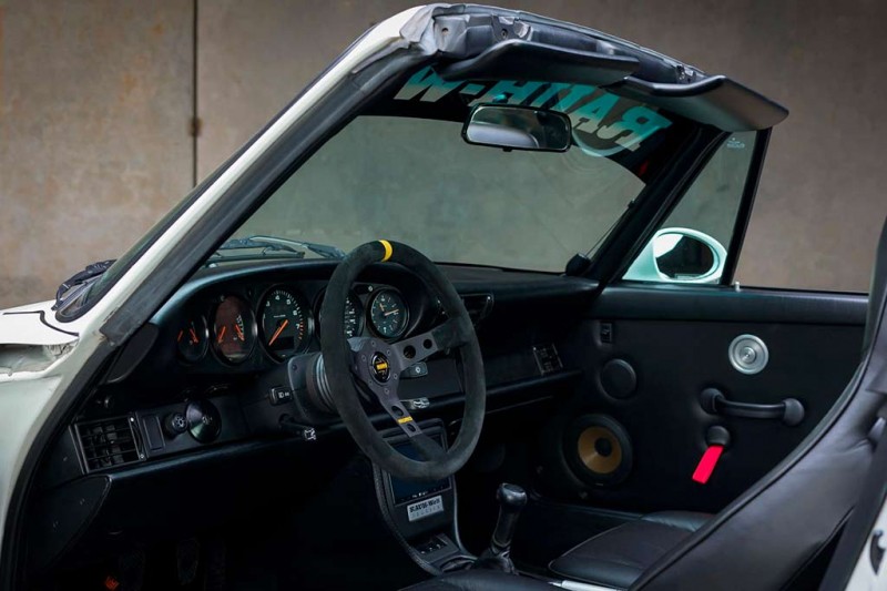 На торги выставлен уникальный спорткар Porsche 911 Carrera с тюнингом от RWB