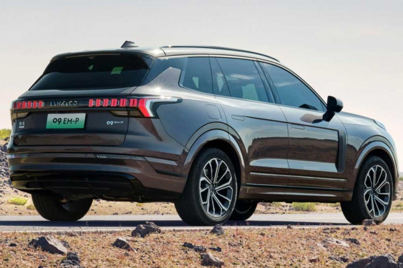 Представлен гибридный Lynk & Co 09 EM-P с собственной &laquo;начинкой&raquo;