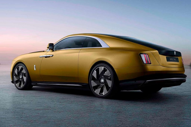 Rolls-Royce Spectre: представлен первый электрокар британской марки