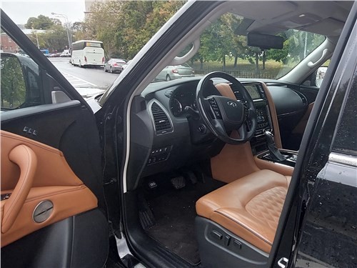 Infiniti QX80 - самый бессмысленный автомобиль на свете? 13 Infiniti QX80 - самый бессмысленный автомобиль на свете?