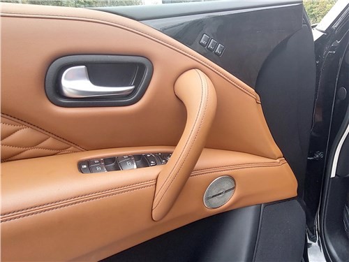 Infiniti QX80 - самый бессмысленный автомобиль на свете? 14 Infiniti QX80 - самый бессмысленный автомобиль на свете?