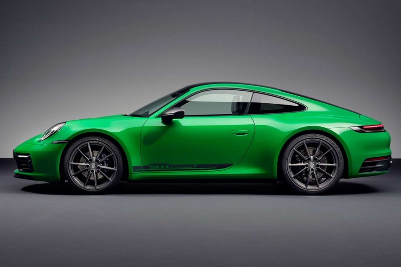 Porsche 911 Carrera T: немцы представили самый легкий вариант спорткара с механикой
