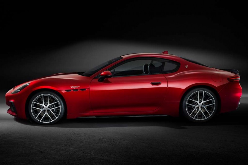 Представлен новый Maserati GranTurismo II: две бензиновые версии и полноценный электрокар