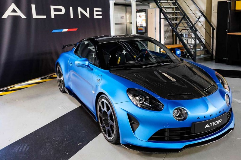 Экстремальный Alpine A110 R: самый быстрый спорткар французской марки