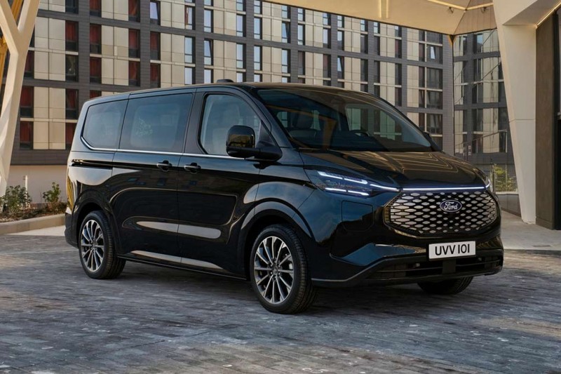 Американцы представили микроавтобус Ford Tourneo Custom второго поколения