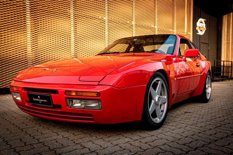 Porsche 944 Turbo: как немцы реабилитировались за маломощный Порше 924