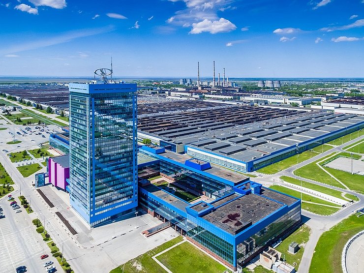 В октябре продажи автомобилей LADA упали на 25%