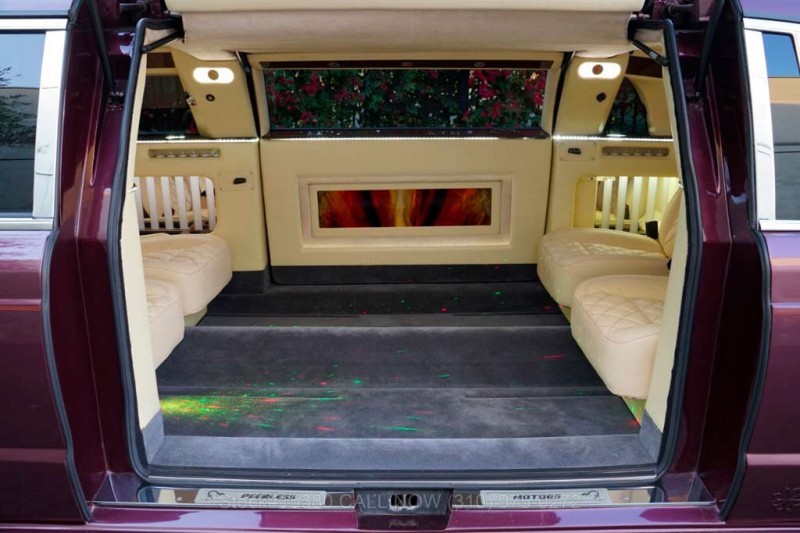 В продаже уникальный лимузин на базе Bentley Arnage с дверьми типа крыло чайки