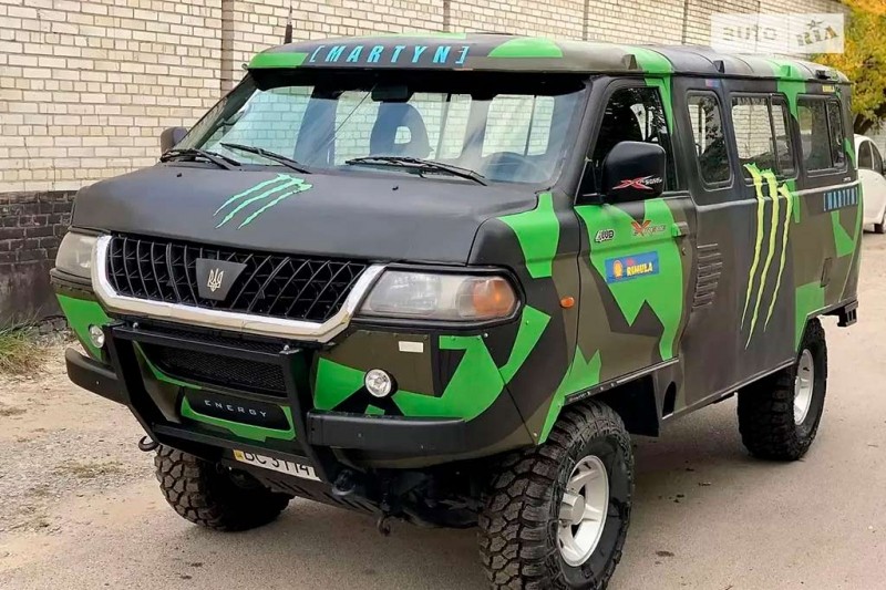 Любопытный гибрид старого УАЗ-452Д с Mitsubishi Pajero Sport продают за 1,4 млн руб