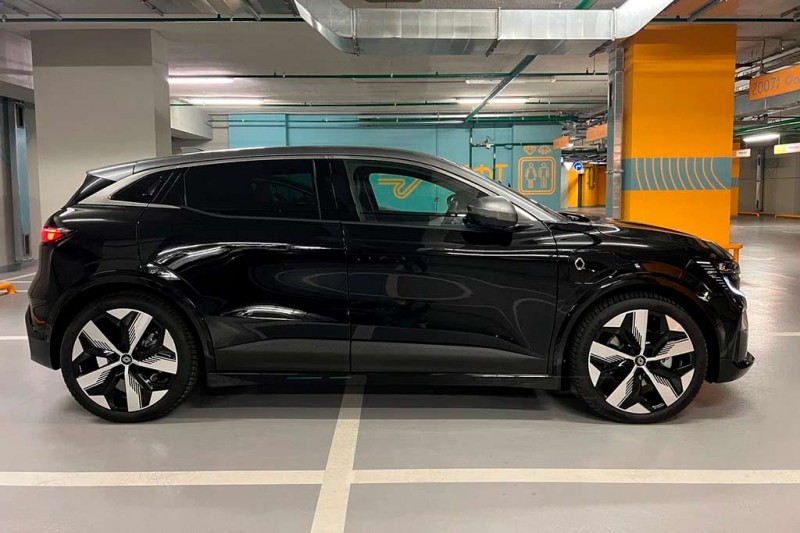 В России продают электрический Renault Megane e-Tech за 4 млн рублей 2 В России продают электрический Renault Megane e-Tech за 4 млн рублей