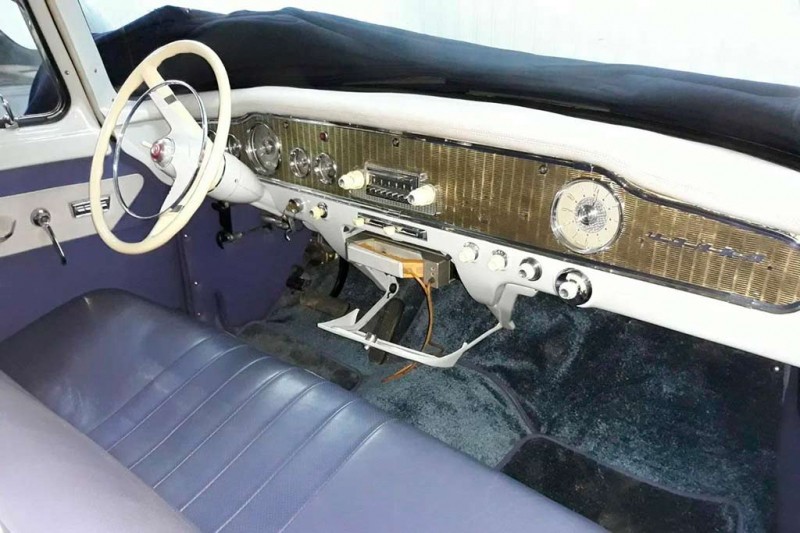 Редкий представительский седан ГАЗ-13А из Гаража особого назначения продают за 5,7 млн