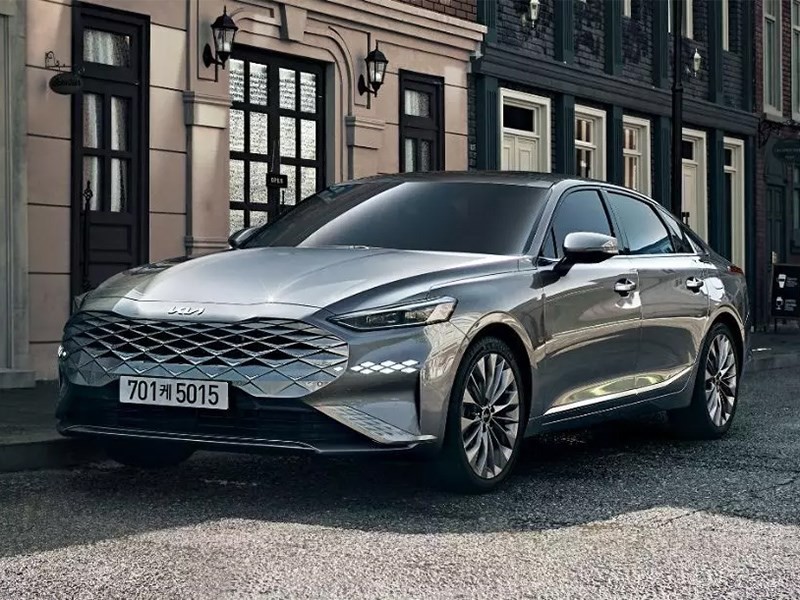 В России начали продавать Kia K8