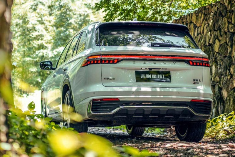 Geely Monjaro для России: обзор флагманского кроссовера компании Джили