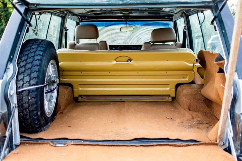 Найденный в сарае Range Rover 1971 года с тюнингом Wood&Pickett пустят с молотка