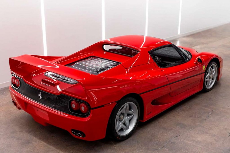 Ferrari F50 1995 года в идеальном состоянии планируют продать за 400 млн рублей