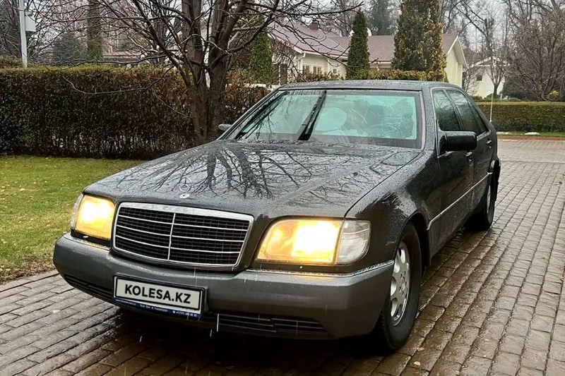 Бронированный Mercedes 600 SEL первого президента Казахстана продают за 4,0 млн руб
