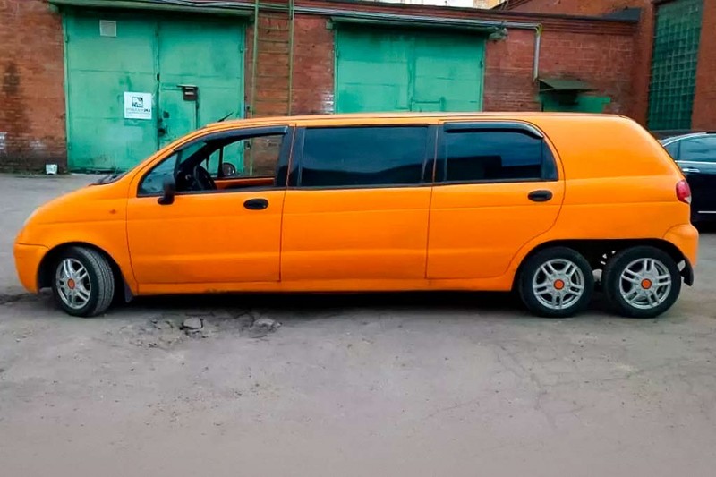 Шестиколесный лимузин на базе Daewoo Matiz продают за 185 000 руб