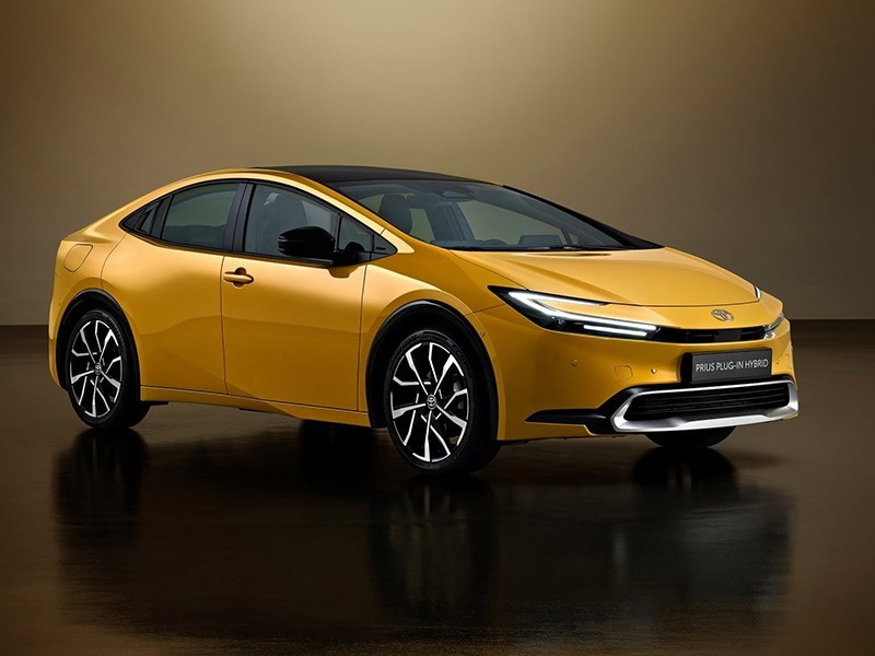 Компания Toyota рассекретила гибрид Prius нового, пятого по счёту поколения
