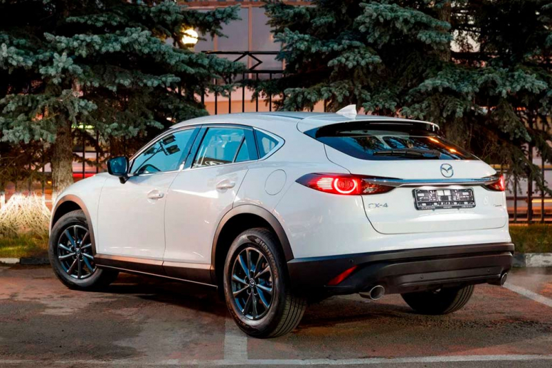 В России появились &laquo;китайские&raquo; кроссоверы Mazda CX-4: их ввезли по параллельному импорту