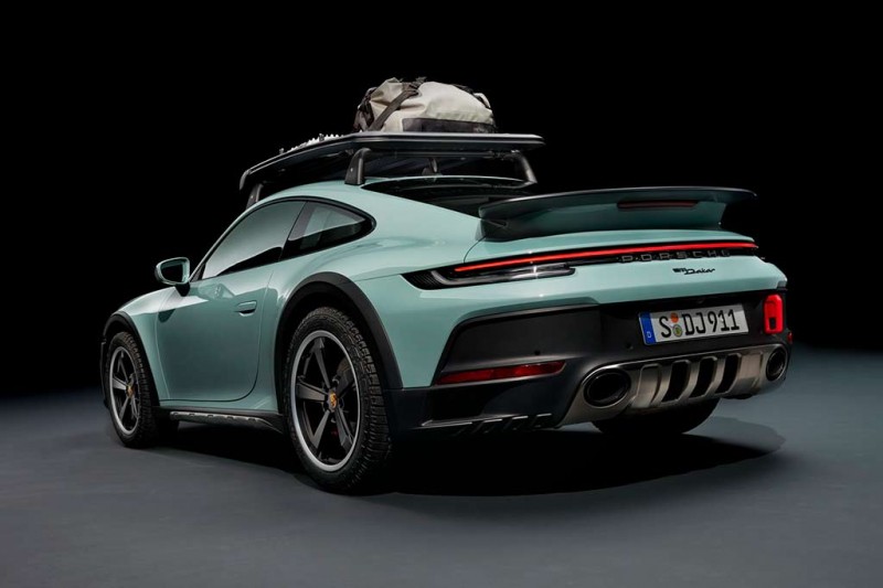 Немцы представили мелкосерийный &laquo;внедорожный&raquo; спорткар Porsche 911 Dakar