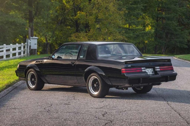 Buick GNX 1987 в отличном состоянии ушел за $200 000: таких было выпущено 547 шт