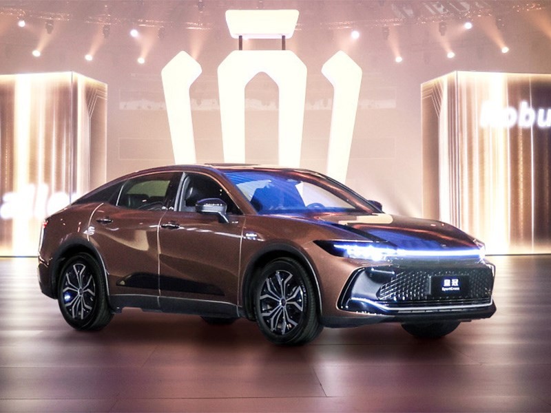 Toyota вывела марку Crown в отдельный бренд