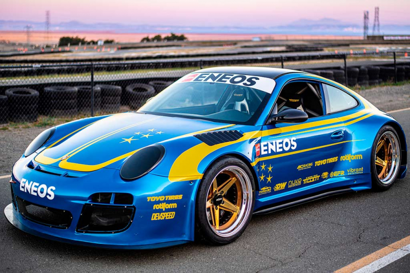 На SEMA-2022 показали сумасшедший Porsche 911 GT3 с мотором от Subaru