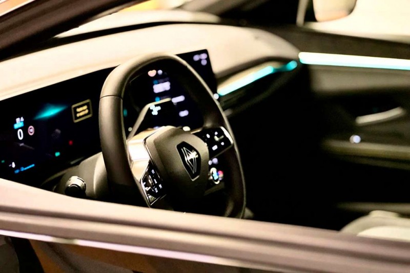 В России продают электрический Renault Megane e-Tech за 4 млн рублей 4 В России продают электрический Renault Megane e-Tech за 4 млн рублей